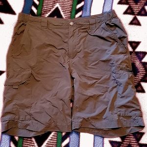 Columbia cargo shorts size 10